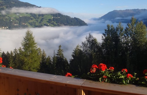Hainzenberg Apartment | Landhaus Alpenjäger, Ferienwohnung Rehbock