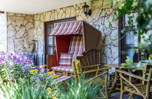 Gemarkung Tailfingen Apartment | Family-Friendly Landhaus am Lammerberg with Kitchen Amenities