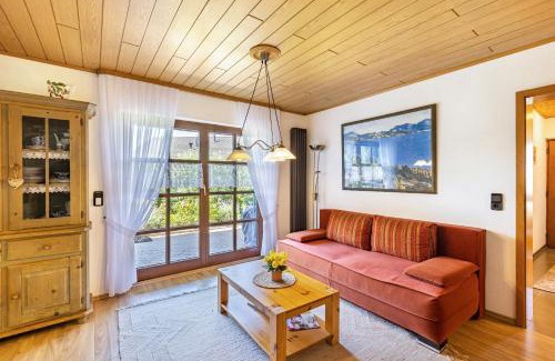 Gemarkung Tailfingen Apartment | Family-Friendly Landhaus am Lammerberg with Kitchen Amenities