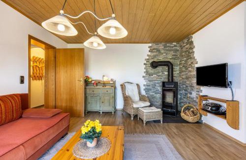 Gemarkung Tailfingen Apartment | Family-Friendly Landhaus am Lammerberg with Kitchen Amenities