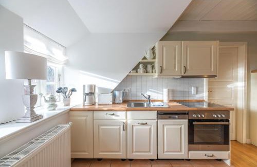 Utersum Apartment | Comfortable Retreat at Landhaus am Meer - Whg 8 Westerley