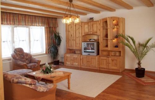 Neuhaus am Rennweg House | Family-Friendly Retreat at Landhaus am Rennweg