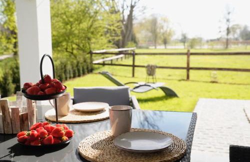 Zulpich Apartment | Relax at Landhaus Bachglück: 4-Star Oceanfront Retreat