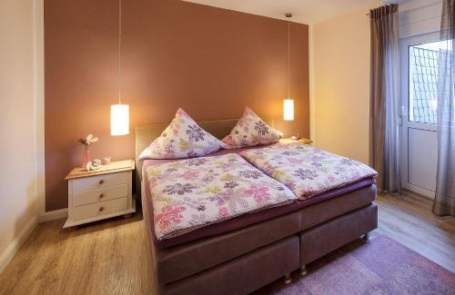 Bad Bertrich House | Relax at Landhaus Bad Bertrich with Oceanfront Dining