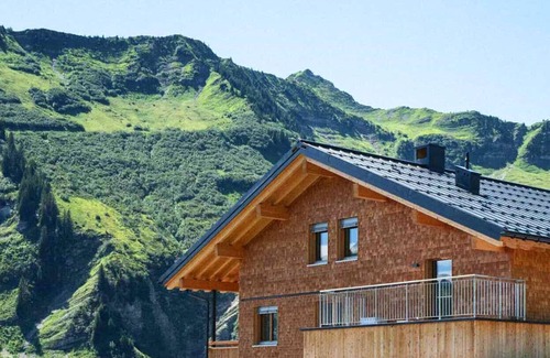 Damuels Apartment | Relax at Landhaus Damüls with Mountain Views & Family Amenities