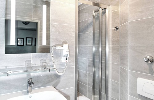 Rhein-Erft-Kreis District Hotel | Discover Landhaus Danielshof: 4-Star Relaxation Awaits