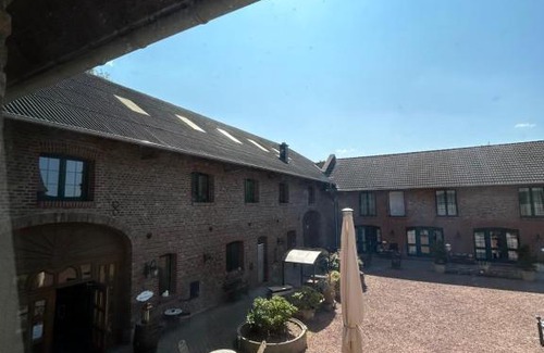 Erkelenz Hotel | Discover Landhaus Göddertzhof: Family & Pet-Friendly Escape
