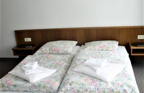 Schoenwoelkau House | Discover Landhaus Hohenroda: Pet-Friendly Retreat