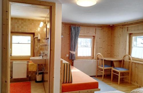 Soelden Bed & Breakfast | Pet-Friendly Retreat at Landhaus Hubert Fiegl, Rated 9/10