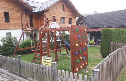 Thorl Apartment | Family-Friendly Landhaus Jasmin - Guest Rated 9/10