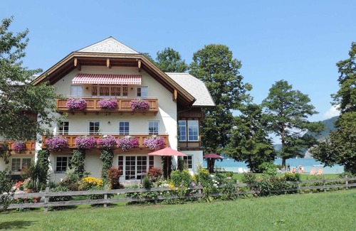 Abersee Apartment | Experience Landhaus Leitner on Wolfgangsee's Private Beach