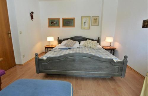 Ried Apartment | Welcoming Landhaus Leitzinger EG2: Ideal for Families