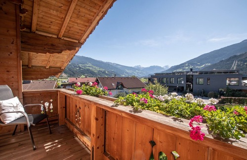 Uderns Apartment | Premier Lake View Apartment Johanna in Uderns - 9.6 Rated