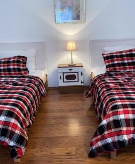 Jois Apartment | Cozy Landhaus Near Neusiedler See - Pet and Child Friendly