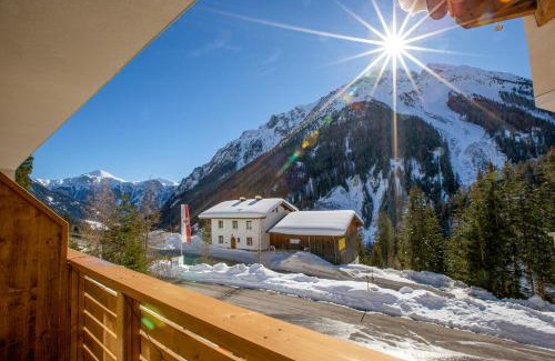 Spiss Hotel | Escape to Landhaus Paradies Samnaun Spiss with Spa & Hot Tub