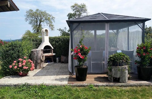 Henndorf am Wallersee House | Experience Landhaus Riedl: 4-Star Family Paradise