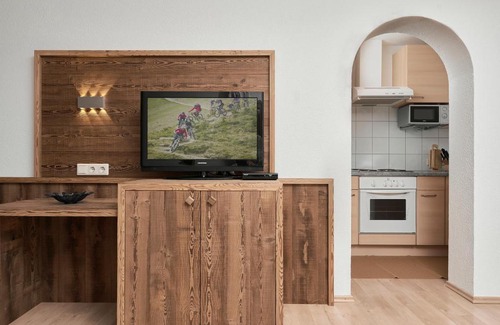 Huben Apartment | Family-Friendly Retreat at Landhaus Schöpf Romed – Rated 9.7