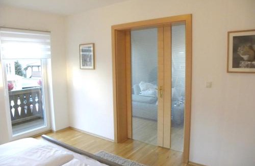Semmering House | Experience Landhaus Semmering: Pet-Friendly Retreat with Dining