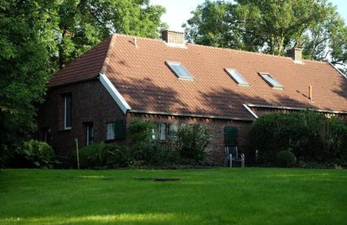 Werdum Apartment | Cozy Landhaus up de Warft with Ocean Views and Pet Friendly