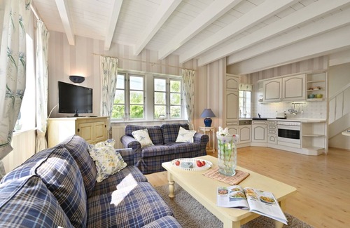 Vilmnitz Apartment | Ocean View Retreat at Landhaus Vilmnitz - Top Rated Stay