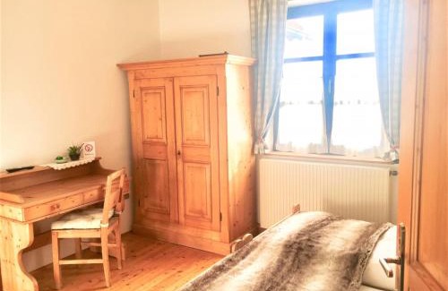 Rohrendorf bei Krems House | Oceanfront Retreat at Landhaus Weinblick with Restaurant