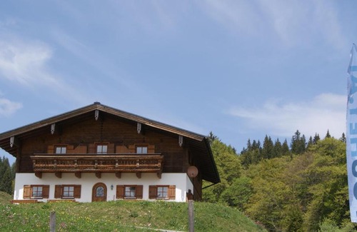Maschl Apartment | Family-Friendly Landhaus & Welser Hütte at Wolfgangsee