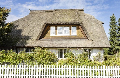 Binz House | Discover Landhaus Wildrose: Your Ideal Holiday Retreat