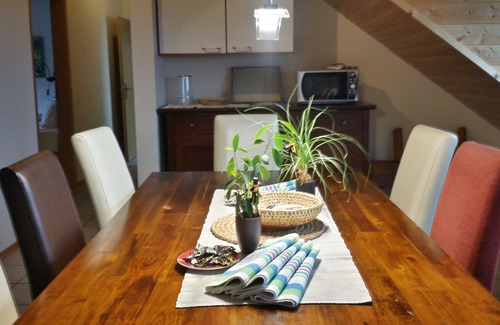 Rothenberg Apartment | Pet-Friendly Ferienhof Rothenberg: 3-Bedroom Family Retreat