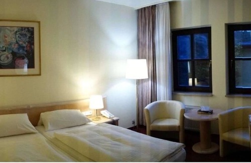 Hofheim am Taunus Hotel | Relax at Landhotel Burkartsmühle with Family-Friendly Amenities