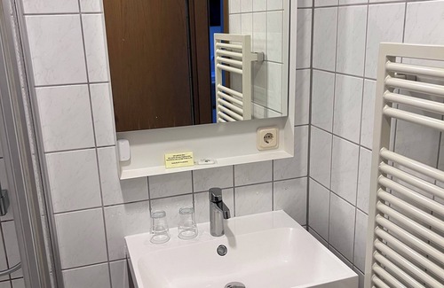 Dillstadt Hotel | Landhotel Der Distelhof mit Scheunencafé