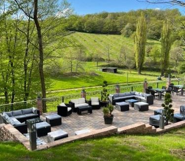 Feilbingert Hotel | Pet-Friendly Landhotel Lembergblick with Breakfast Included