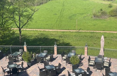 Feilbingert Hotel | Pet-Friendly Landhotel Lembergblick with Breakfast Included