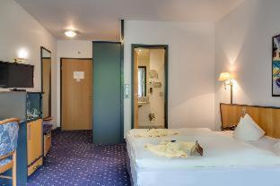 Banzkow Hotel | Relax at Landhotel Lewitz Mühle with Ocean Views & Spa