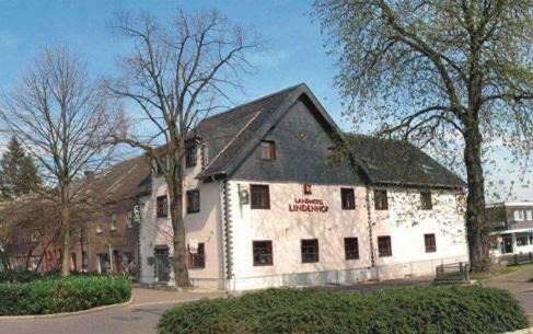 Grevenbroich House | Cozy Landhotel Lindenhof: Pet-Friendly & Family Amenities