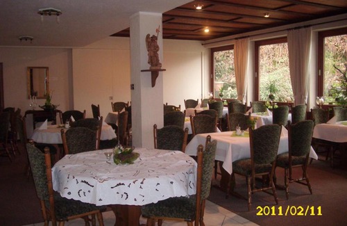 Sundern House | Discover Landhotel Pingel: Pet-Friendly & Family-Oriented Stay