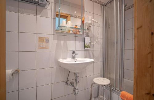 Wemding Hotel | Discover Landhotel Weißer Hahn: Family-Friendly Retreat
