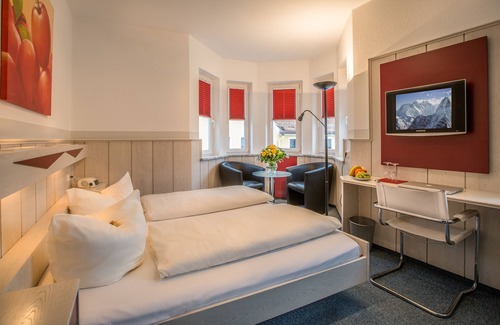 Wemding Hotel | Discover Relaxation at Landhotel Weißer Hahn with Spa & Dining