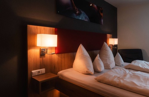 Wiesenbronn Hotel | Enchanting Landhotel & Weingasthof Schwarzer Adler Awaits