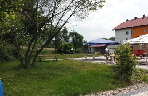 Brensbach Hotel | Discover Landhotel zum kühlengrund & Soultans Paradise Stay