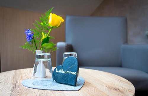 Bernshausen Hotel | Pet-Friendly Stay at Landhotel Zur Grünen Kutte with Ocean Views