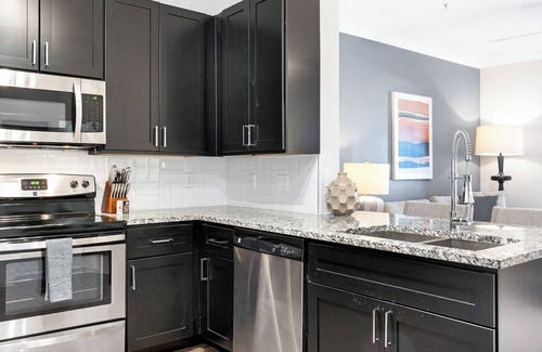 Austin Apartment | Landing | Amazing 1BD, Gym, Courtyard