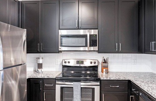 Austin Apartment | Landing | Amazing 1BD, Gym, Courtyard