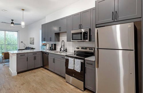 Denton Apartment | Landing | Amazing 1BD, Gym