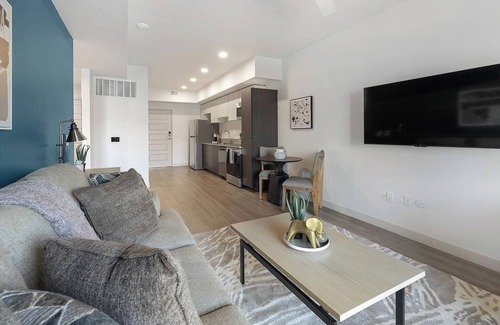 North Mountain Apartment | Landing | Amazing 1BD, Pool, Gym