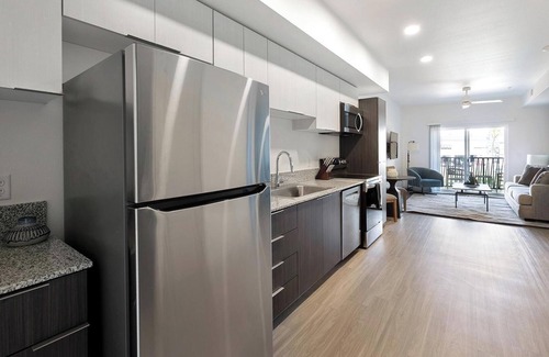North Mountain Apartment | Landing | Amazing 1BD, Pool, Gym