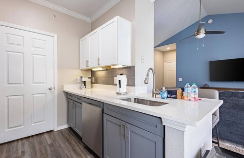 Webster Apartment | Landing | Amazing 2BD, Gym