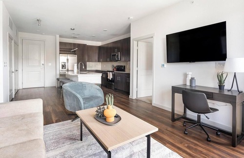 Wetmore Apartment | Landing | Amazing 2BD, Pool, Clubhouse