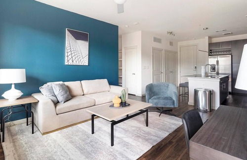 Wetmore Apartment | Landing | Amazing 2BD, Pool, Clubhouse