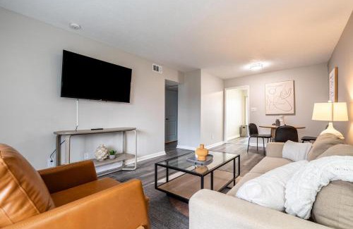 Indianapolis Apartment | Landing Apartments - Castleton