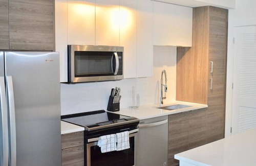 Riverwalk Fort Lauderdale Apartment | Discover 10X Riverwalk Apartments: Pet-Friendly Retreat
